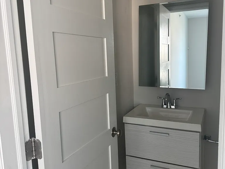 2117 N Front St #3 — Photo 6