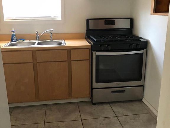 2nd image of 1026 Cedar St #A