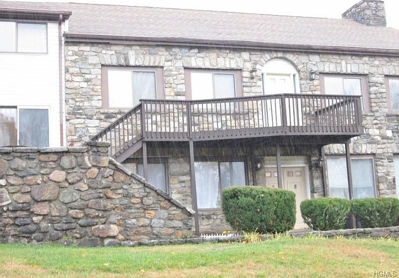 1st image of 138 Clubhouse Dr APT 6