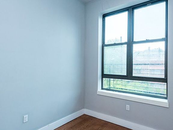 4th image of 918 Hart St #2C