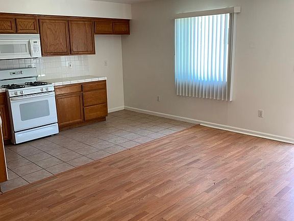 3rd image of 6916 Agnes Ave APT 6
