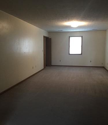 3rd image of 734 Parkhurst Dr