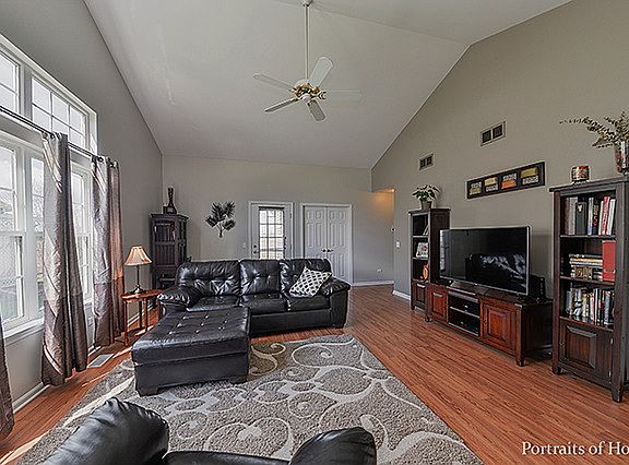 5th image of 16122 Fairfield Dr