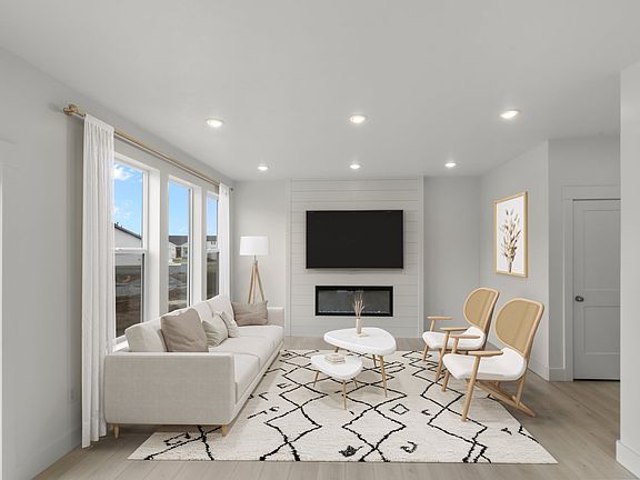 Finished home photos are representational images only. See sales agent for details.