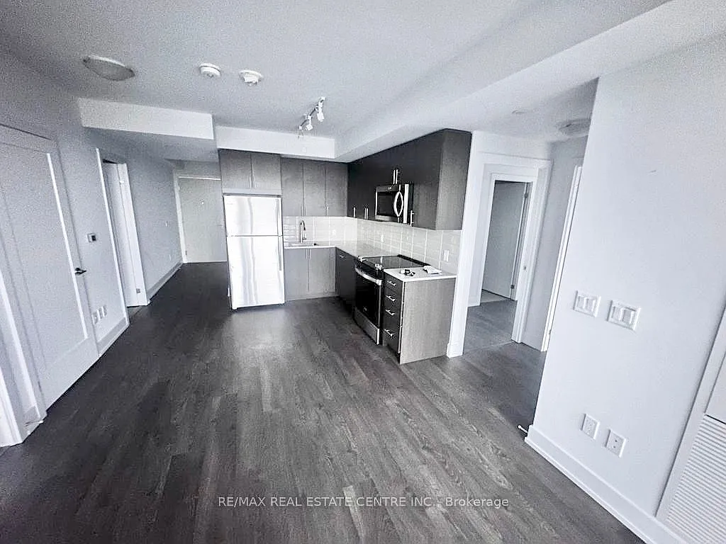 3 bed, $2,699 — Photo 3
