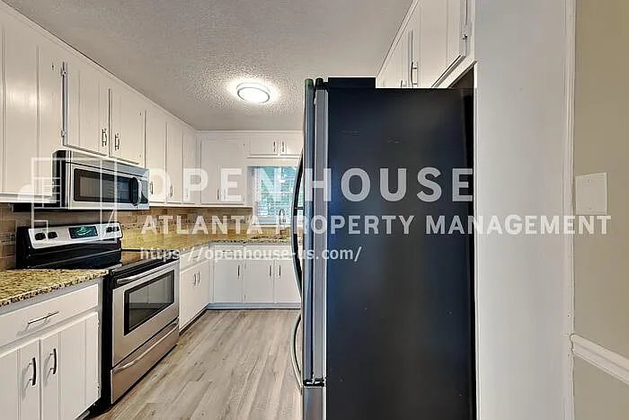 2671 Ashley Dr N — Photo 6
