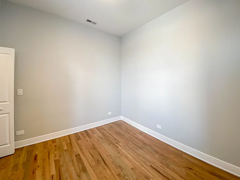352 W Dickens Ave #2103-4 — Photo 7