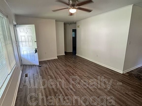 3rd image of 514 Lullwater Rd