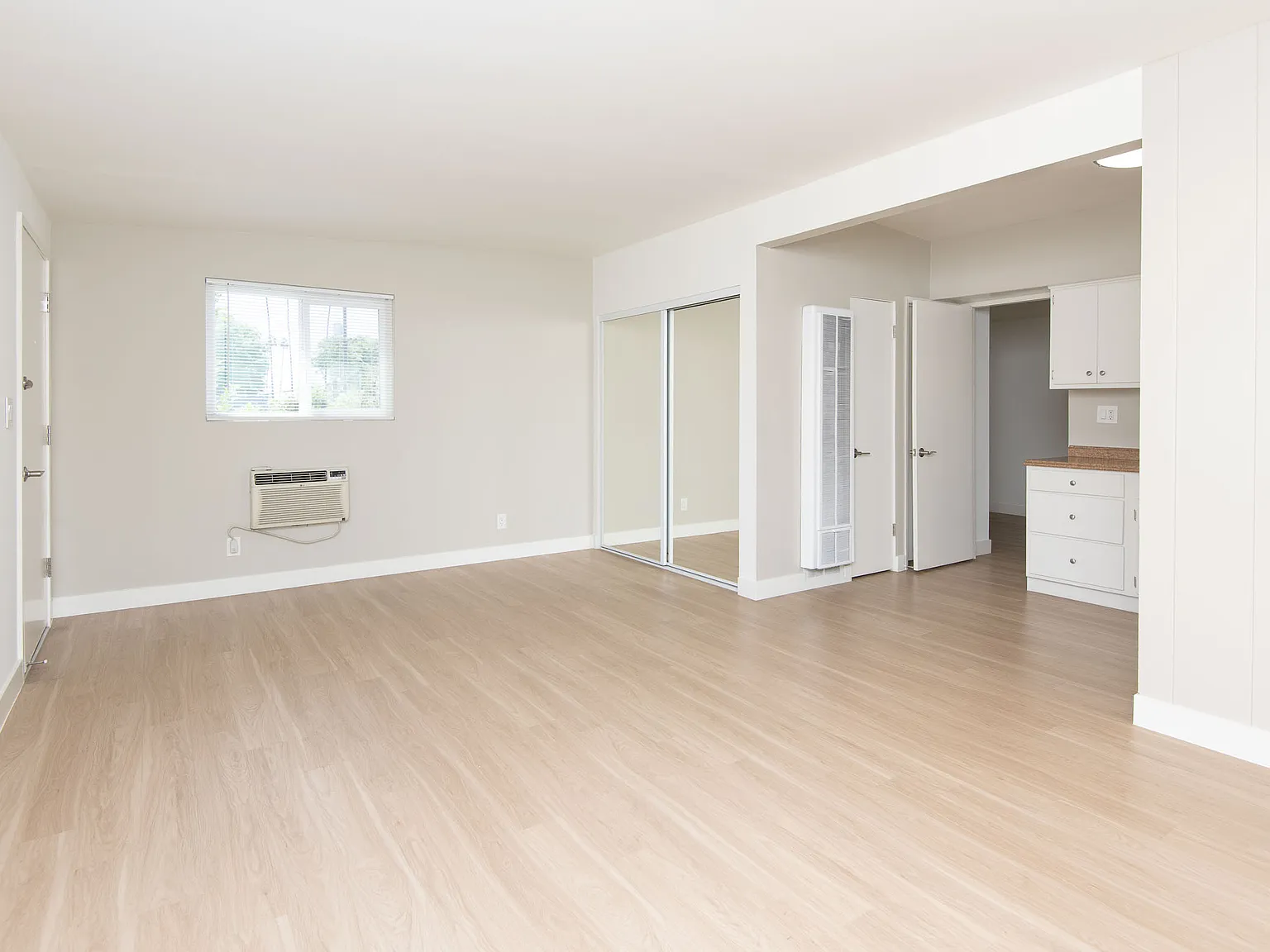 1 bed, 570 sqft, $2,195 — Photo 4