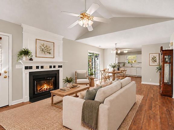 4th image of 622 Ashford Ln