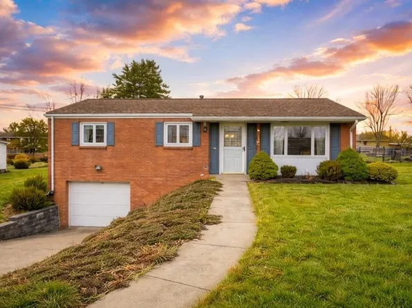 236 Locust Ave, Houston, PA 15342