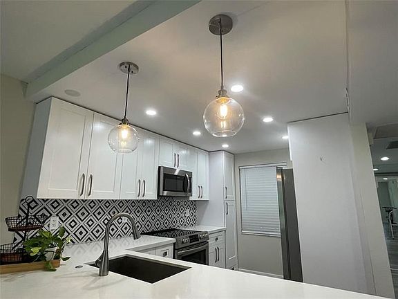 2nd image of 545 Oaks Ln APT 210