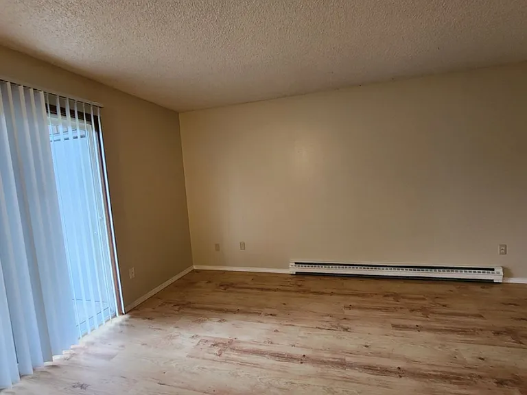 Alpha Park Apartments — Photo 16