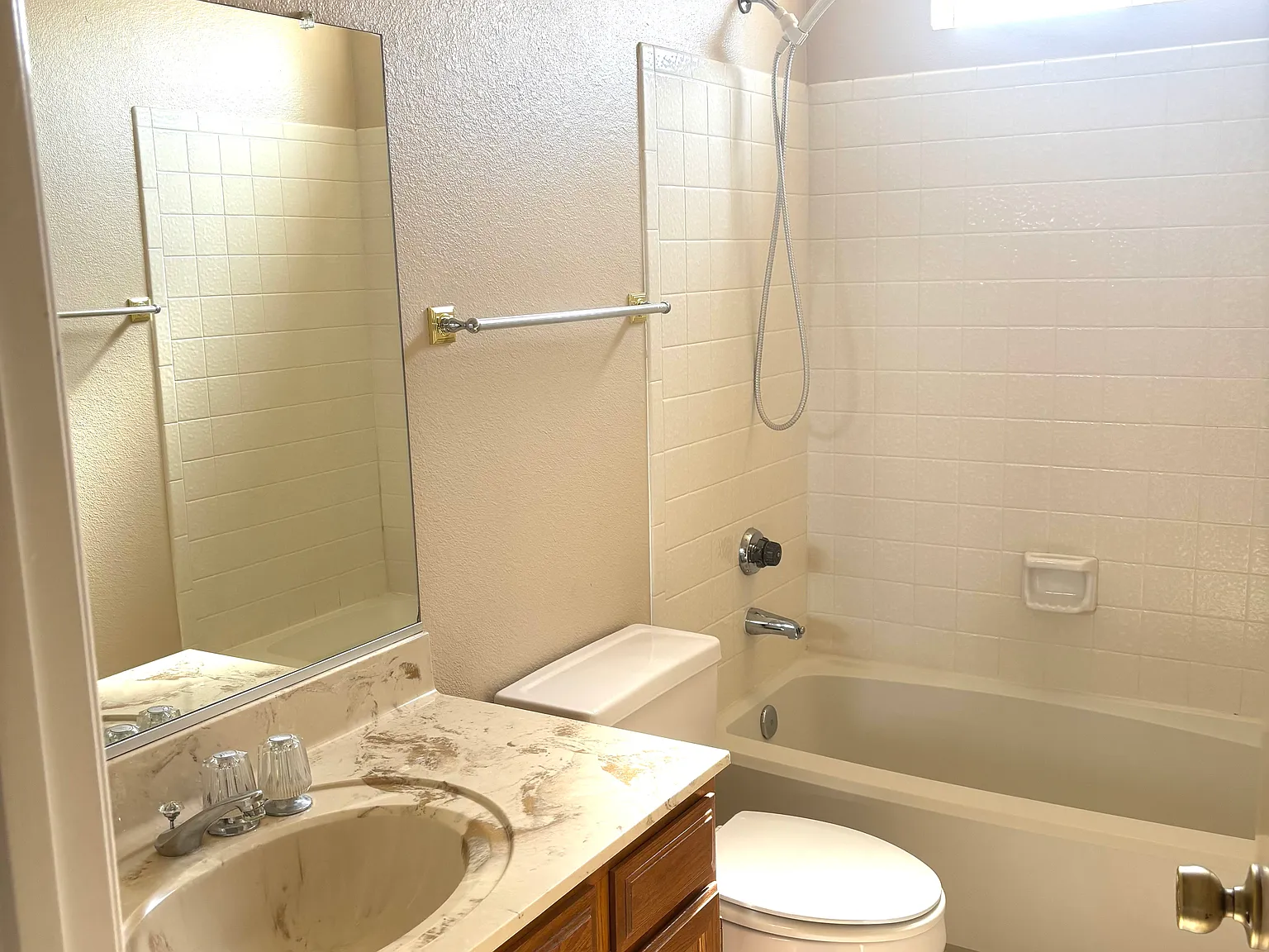 2 bed, 1096 sqft, $1,695 — Photo 4
