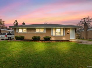 32438 Wareham Dr, Warren, MI 48092