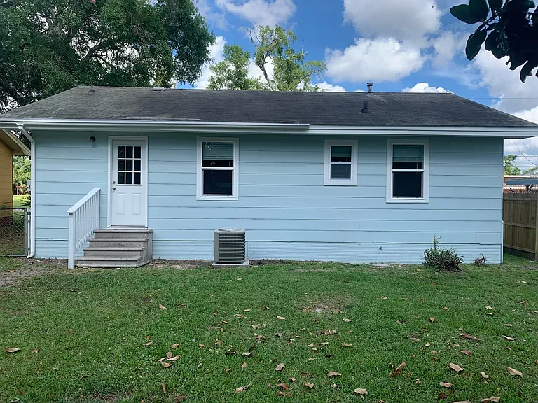 832 Hubert Dr — Photo 13