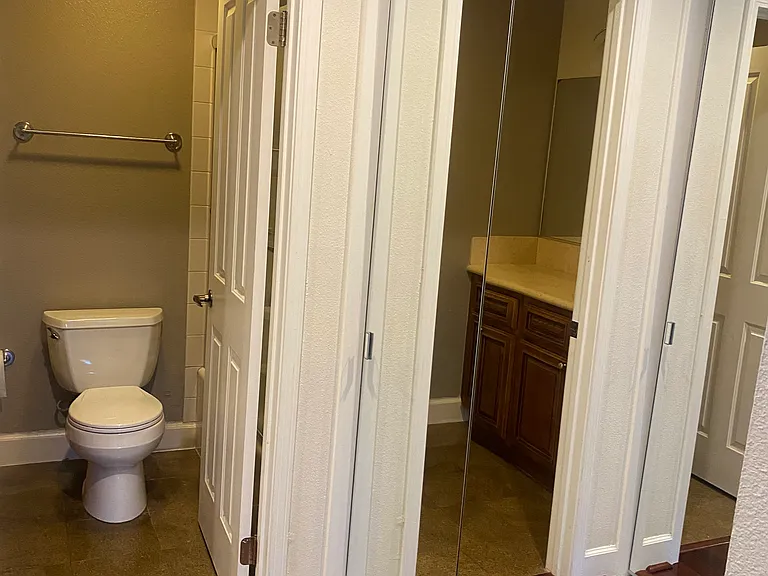 8581 Villa La Jolla Dr #M — Photo 20