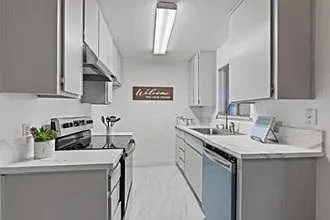 Building Photo - 9125 Newhall Dr #28