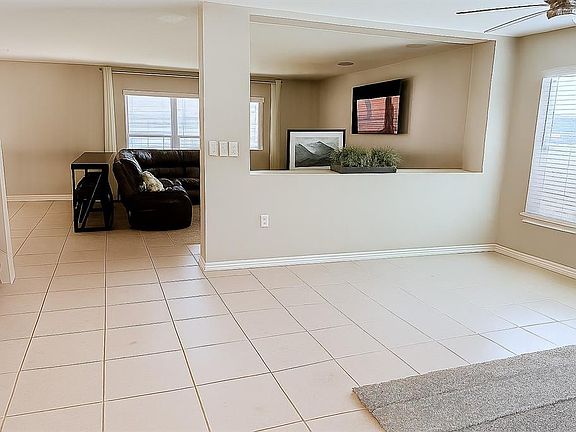 5th image of 2346 Upland Ln