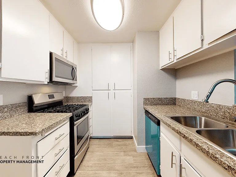7950 Howe St. — Photo 12