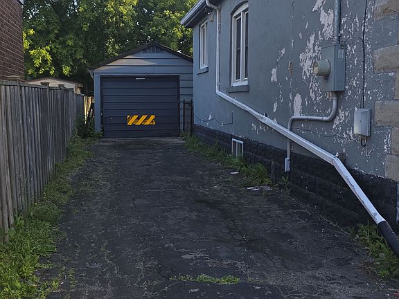 2nd image of 536 Queensdale Ave E
