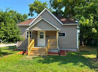 1102 E Church St, Salem, IL 62881