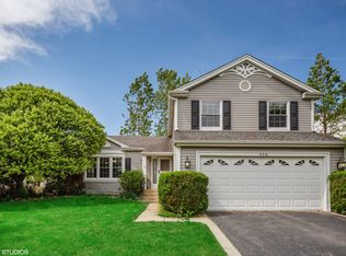 956 Woodbridge Dr, Cary, IL 60013