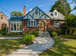 9921 Rogart Rd, Silver Spring, MD 20901