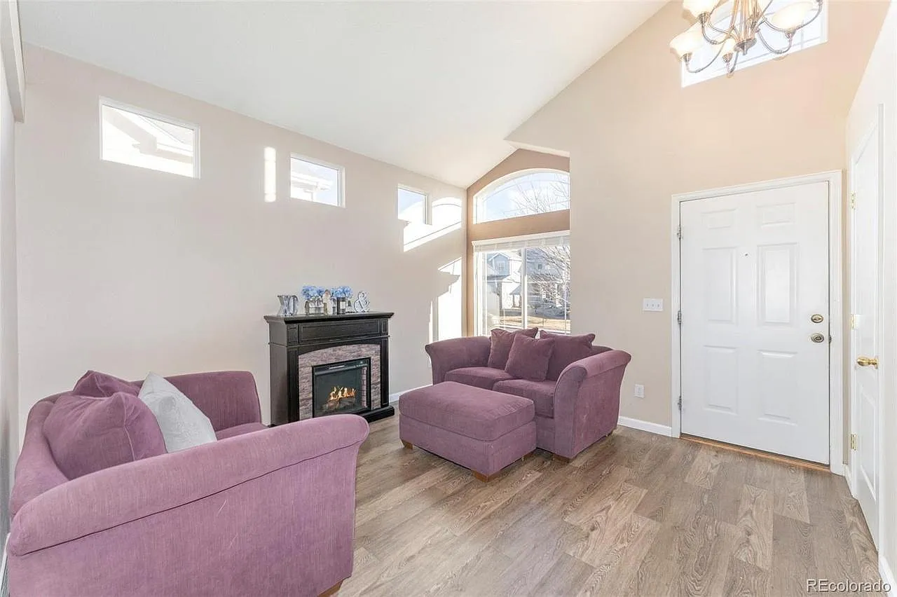 4 bed, 2310 sqft, $3,130 — Photo 1