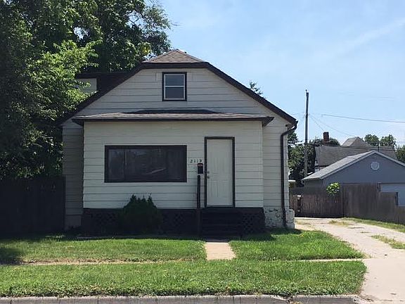 2nd image of 2119 5th Ave