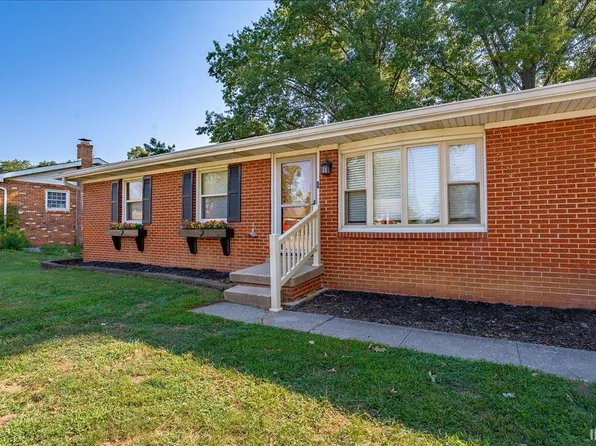 1112 Tower Dr, Boonville, IN 47601