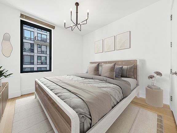 5th image of 2218 Jackson Ave APT 805