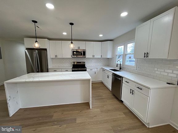 3rd image of 2025 Greengage Rd