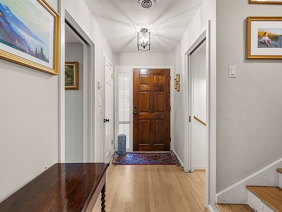 3rd image of 2822 Lynda Ln