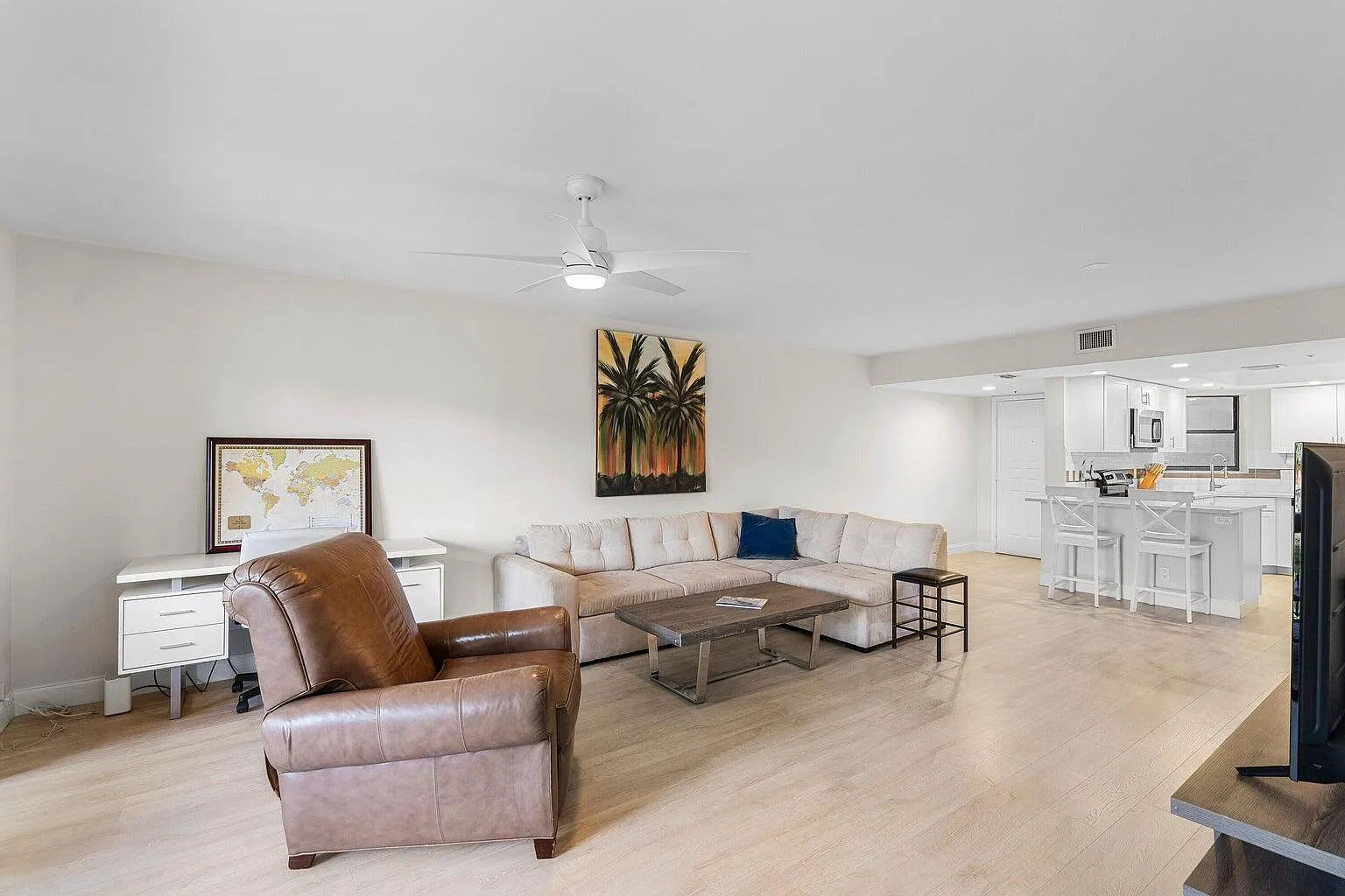 2 bed, 2.0 bath, 1180 sqft, $2,600 — Photo 4