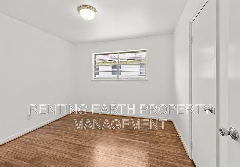 6109 Blocton Ave — Photo 8