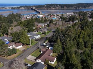 625 S Crestline Dr, Waldport, OR 97394