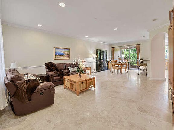 5th image of 192 Las Brisas Cir