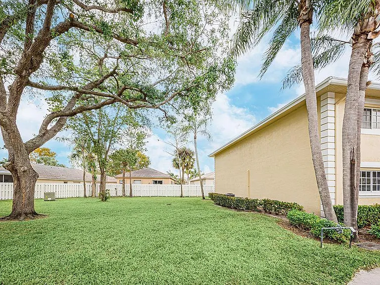 1501 Palm Beach Trace Dr #1 — Photo 4