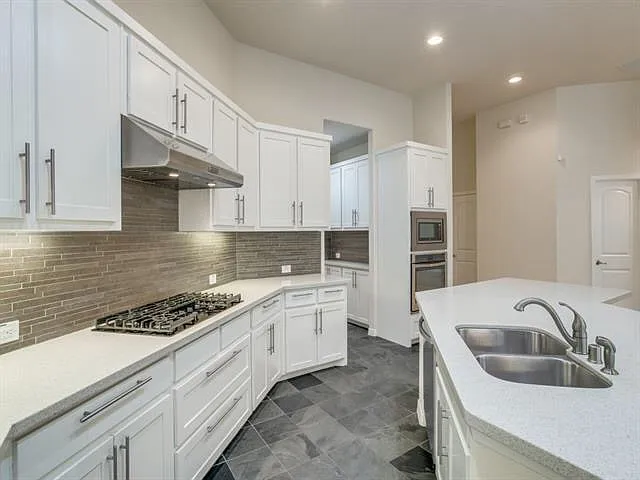 954 Pheasant Dr — Photo 7