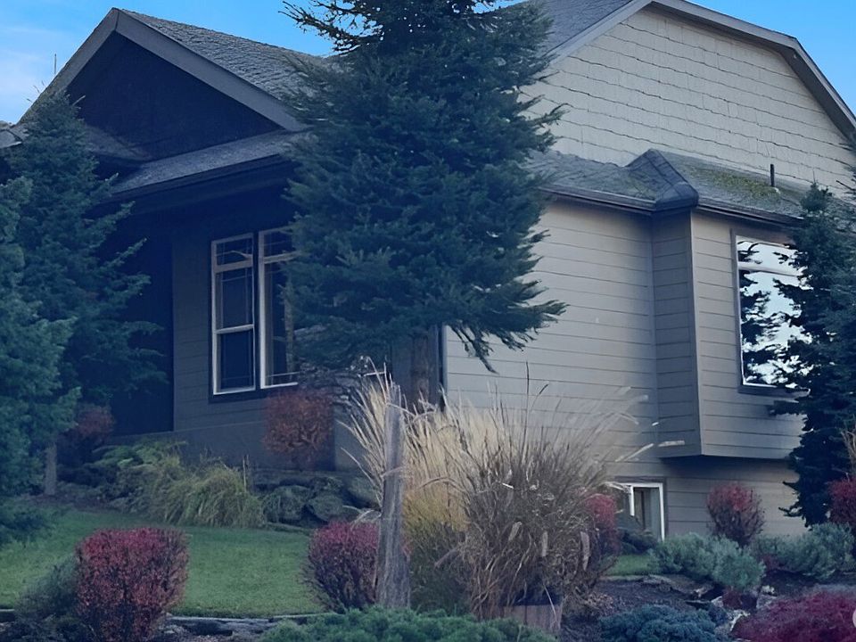 2nd image of 1315 N Dunbarton Oaks Lane