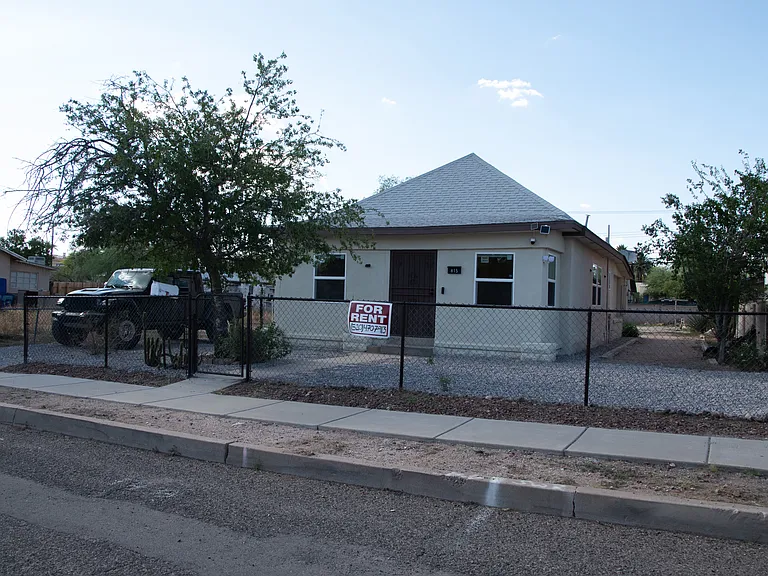 Proximity to the University of Arizona is this homes greatest amenity, no need to pay for parking.