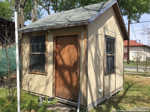 3rd image of 1008 Cecelia St
