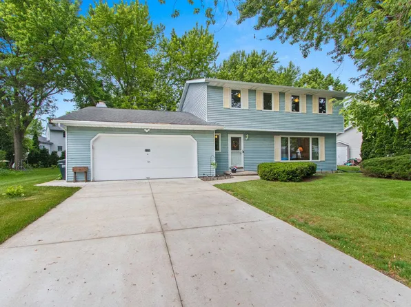 3114 E River Dr, Green Bay, WI 54301