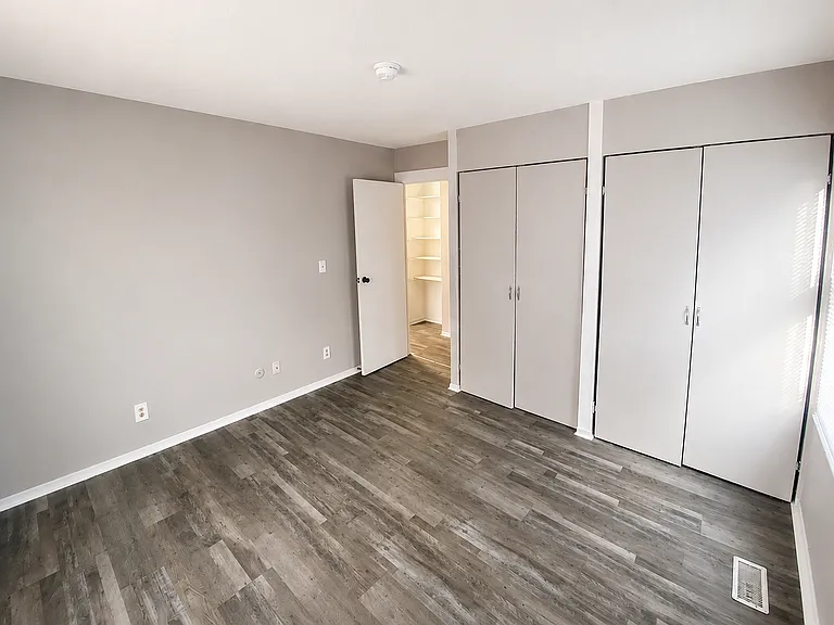 4511 N Kenmore Rd — Photo 10