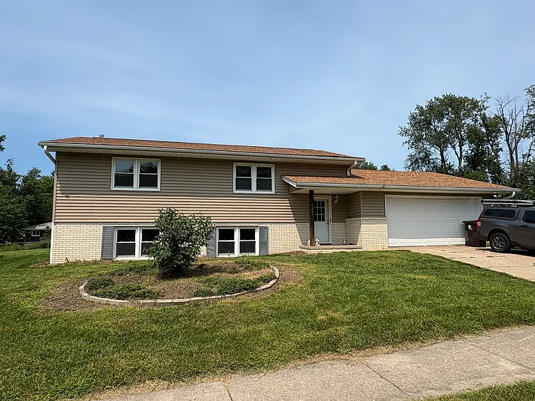 4403 W Broyhill Ct #B — Photo 1