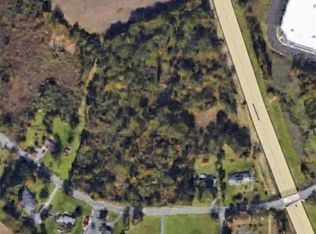 5043 Chapmans Rd S, Allentown, PA 18104