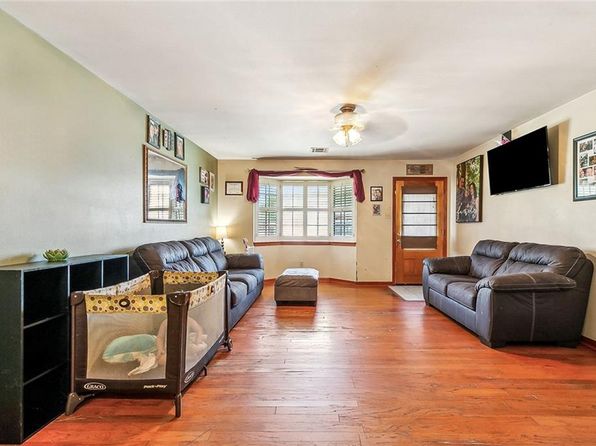 2504 Torres Dr, Saint Bernard, LA 70085