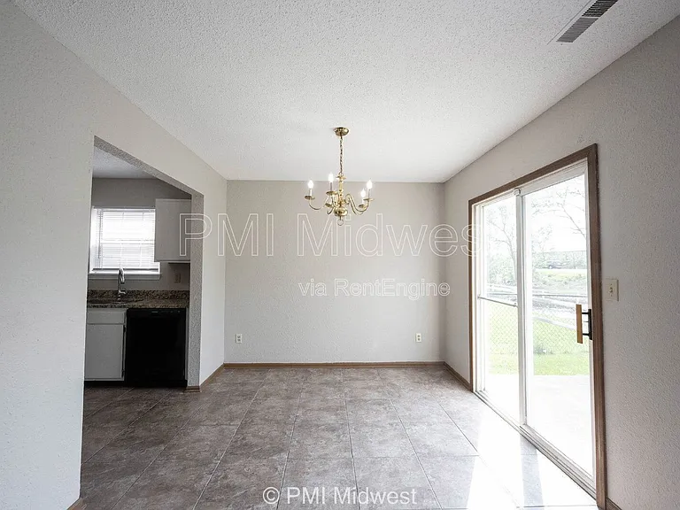 10325 Liverpool Way — Photo 7