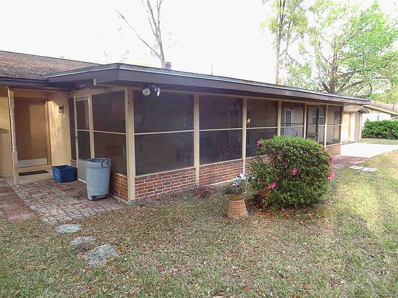 3rd image of 4015 NW 46th Ave